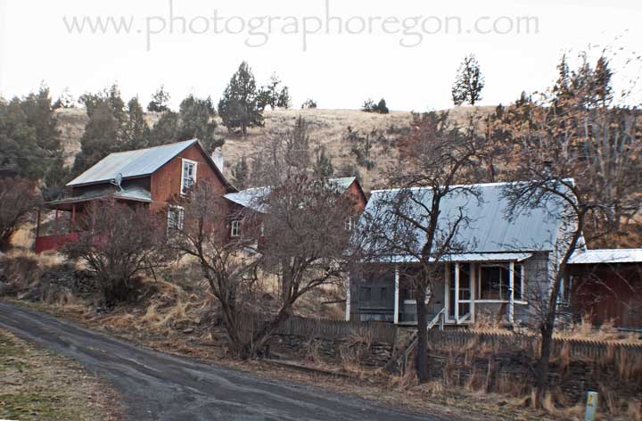 Mitchell Oregon houses